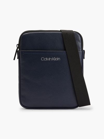 Calvin Klein Táskák & Kiegészítők HU395414 | Calvin Klein Flat Férfi Crossbody Táska Sötétkék